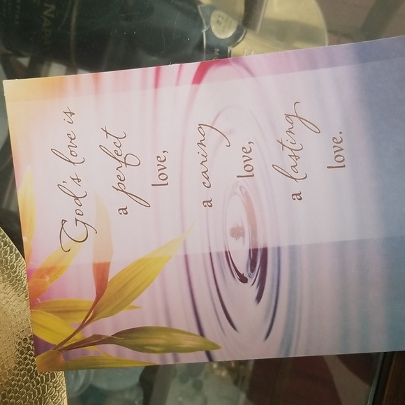 Julia's Treasures Closet Dedication To MOM - Picture 9 of 12